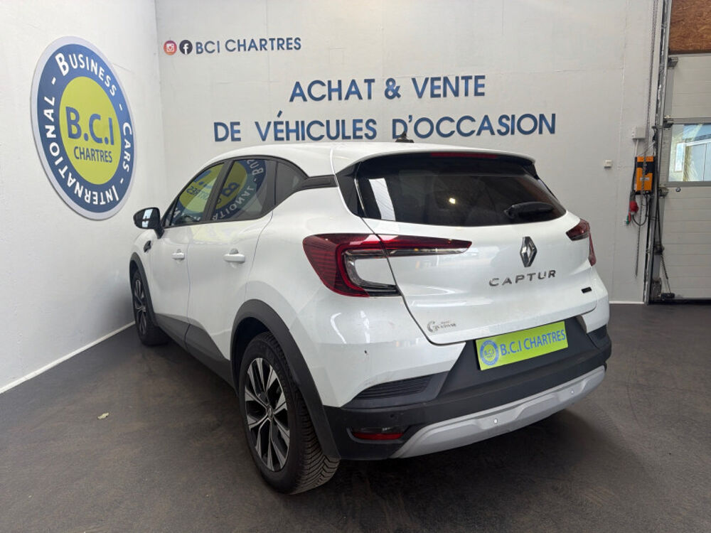 Captur 1.6 E-TECH HYBRIDE 145CH EVOLUTION 2022 occasion 28630 Nogent-le-Phaye