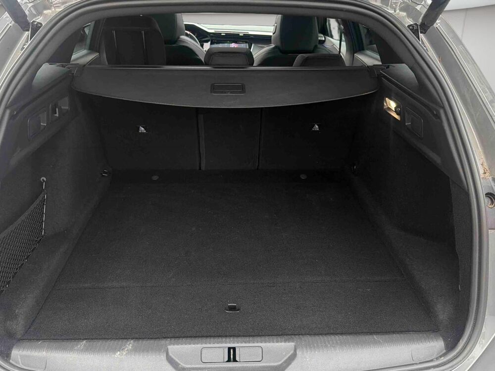 308 SW 1.2 Hybrid 145ch GT e-DCS6 / Toit ouvrant + Attelage d&eacute;monta 2025 occasion 28500 Vernouillet