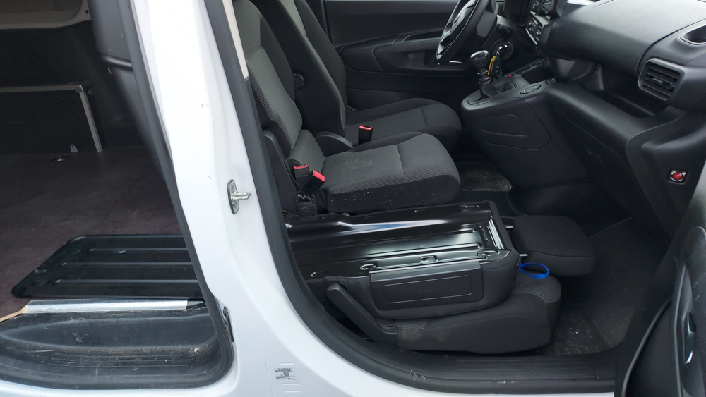 Berlingo XL 950KG BLUEHDI 100CH S&S PACK PREMIUM CONNECT 2024 occasion 60600 Clermont
