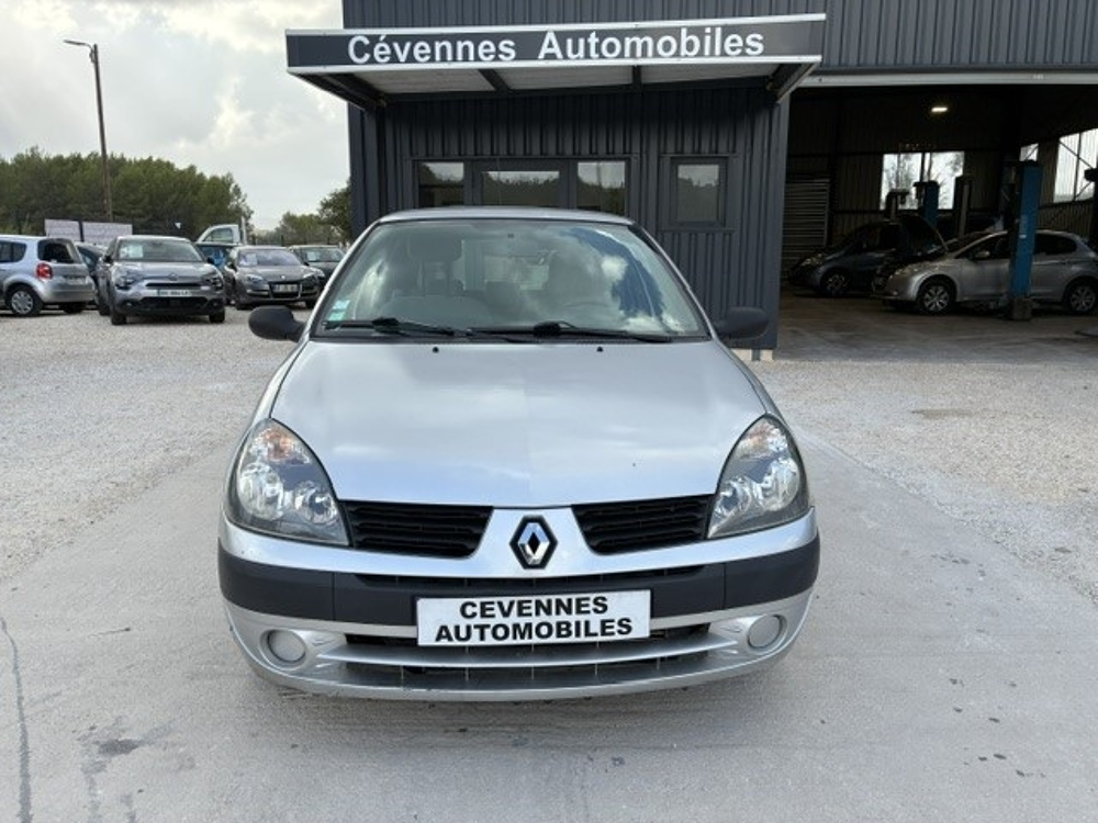 Clio II 1.5 DCI 65CH CAMPUS CLIM DISTRIBUTION NEUVE 2006 occasion 30360 V&eacute;z&eacute;nobres