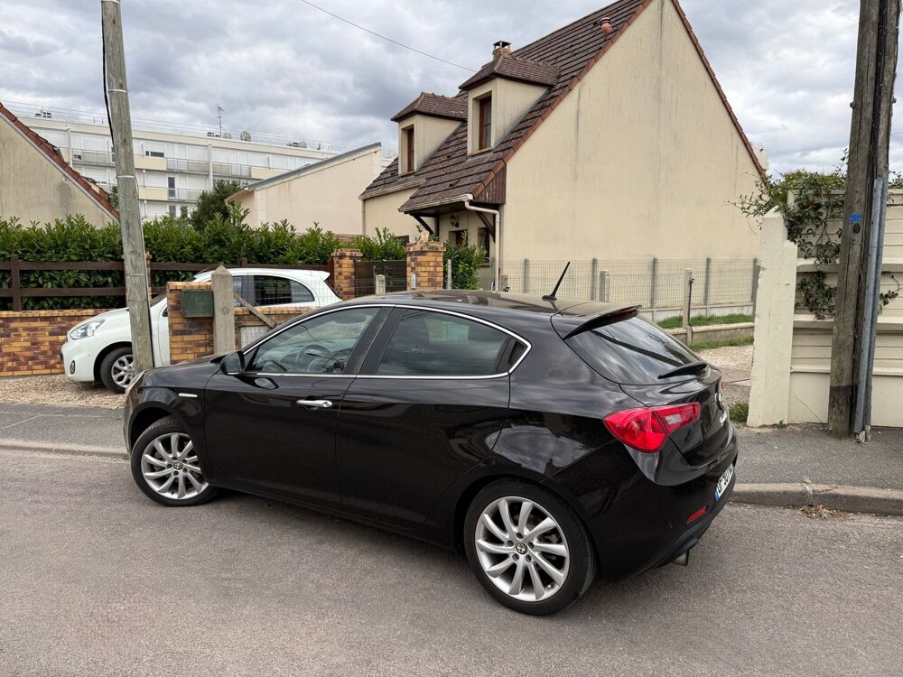 Giulietta 1.4 TB MULTIAIR 170CH EXCLUSIVE STOP&START 2015 occasion 95480 PIERRELAYE