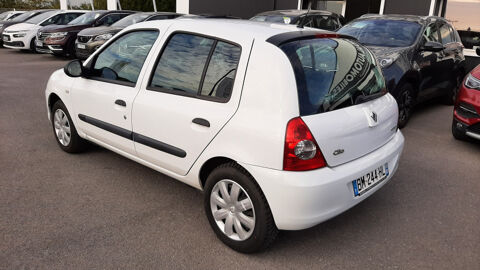 Clio II 1.2 16V 75CH CAMPUS.COM ECO&sup2; 5P 2011 occasion 08000 Warcq