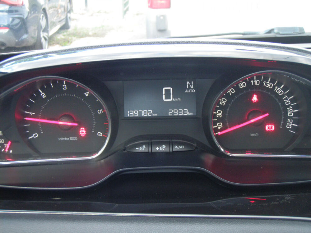 208 1.4 E-HDI FAP 68 ACTIVE BLUE LION BMP5 5P 2014 occasion 93220 Gagny