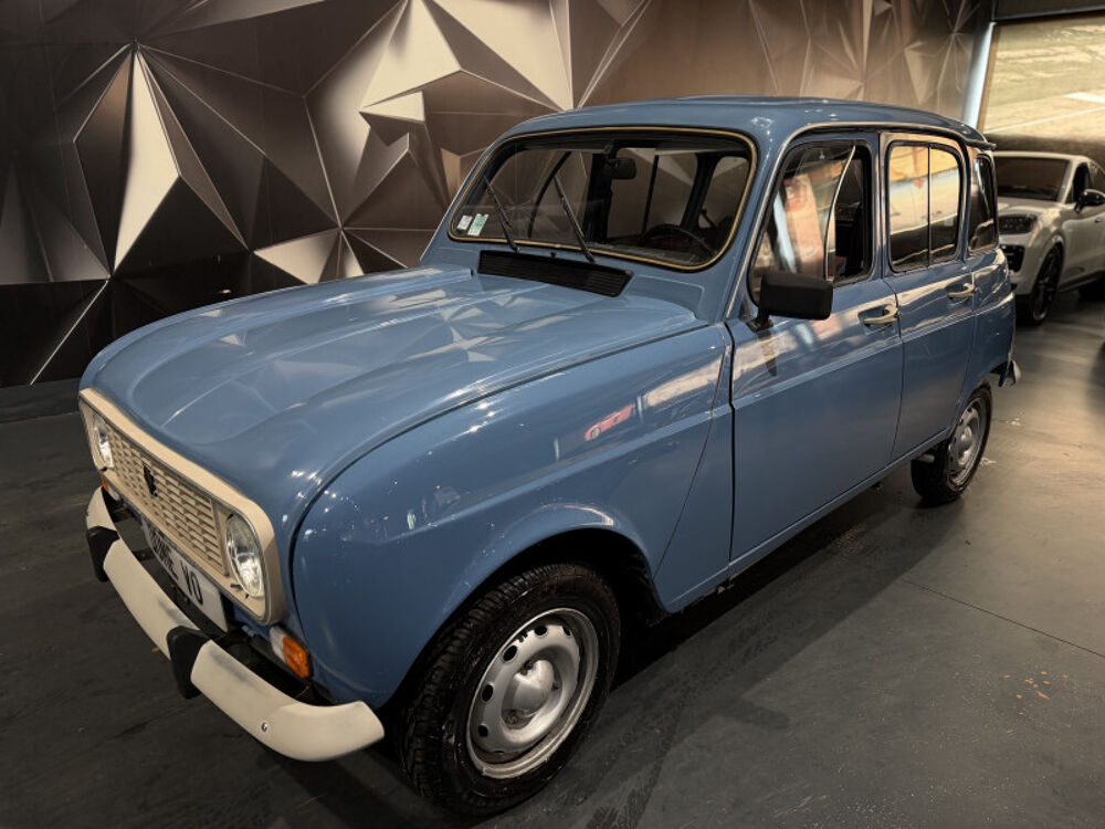 R4 112302 A 1985 occasion 63170 Aubi&egrave;re