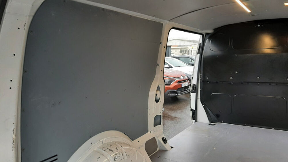 Transporter 3.0T L2H1 2.0 TDI 102CH 2019 occasion 08000 Warcq
