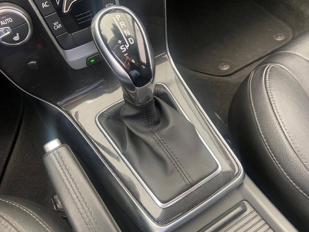 V40 T2 122ch Signature Edition Geartronic 2019 occasion 78200 BUCHELAY