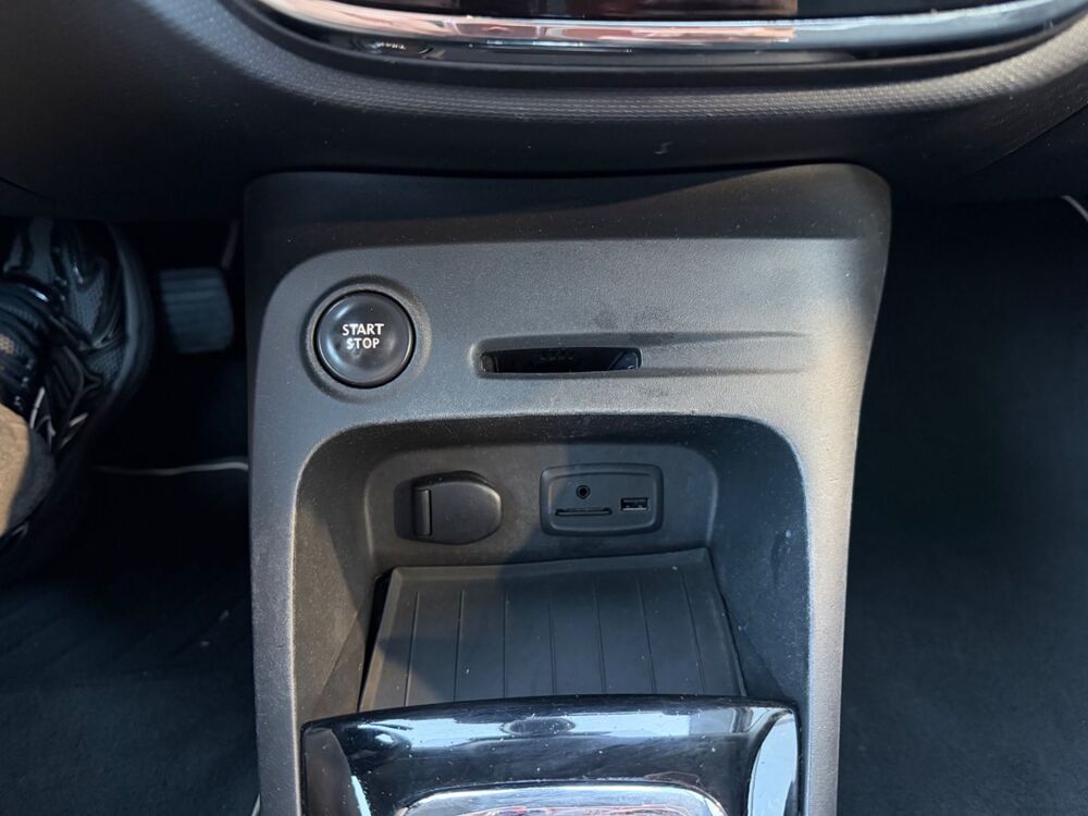 Captur 1.2 TCE 120CH INTENS EDC / MOTEUR NEUF CHANGE EN 2025 2013 occasion 38130 ECHIROLLES