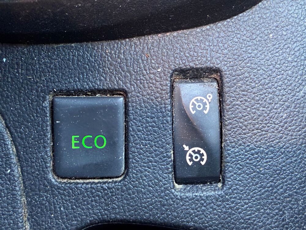 Captur 0.9 TCE 90CH STOP&START ENERGY INTENS EURO6 114G 2016 2016 occasion 38130 ECHIROLLES