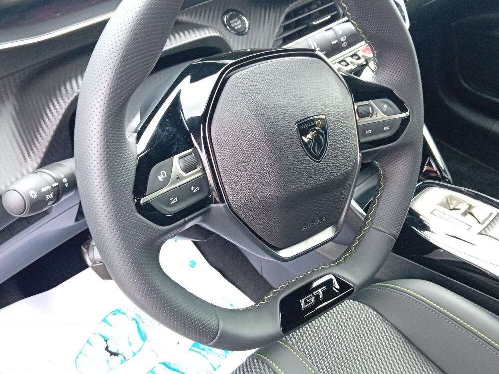 208 1.2 Hybrid 145ch GT e-DCS6 / Pack Vision & Navigation + Driv 2026 occasion 28500 Vernouillet
