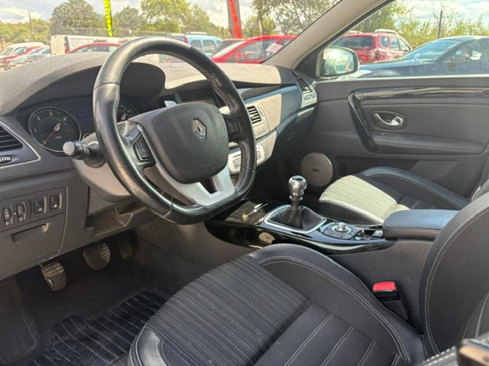 Laguna III 2.0 DCI 130CH ENERGY BOSE EDITION ECO&sup2; 2014 occasion 30360 V&eacute;z&eacute;nobres