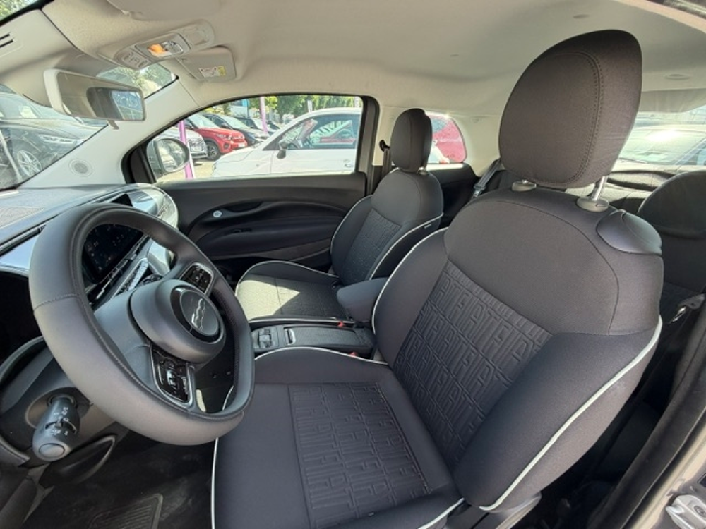 500 E 118CH PACK CONFORT 42KWH 2023 occasion 16400 Puymoyen
