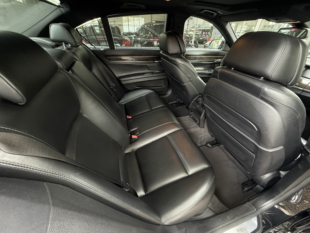 S&eacute;rie 7 (F01/F02) 740DA XDRIVE 313CH EXCLUSIVE 2014 occasion 31000 Toulouse