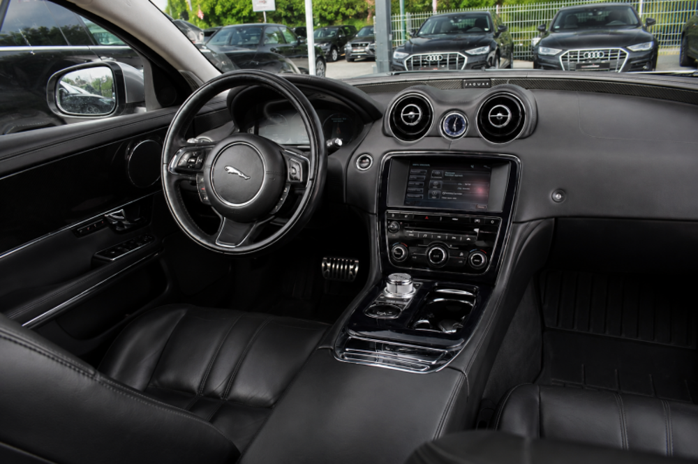 XJ 3.0D V6 LUXE PREMIUM LONG BVA6 2010 occasion 34740 Vendargues