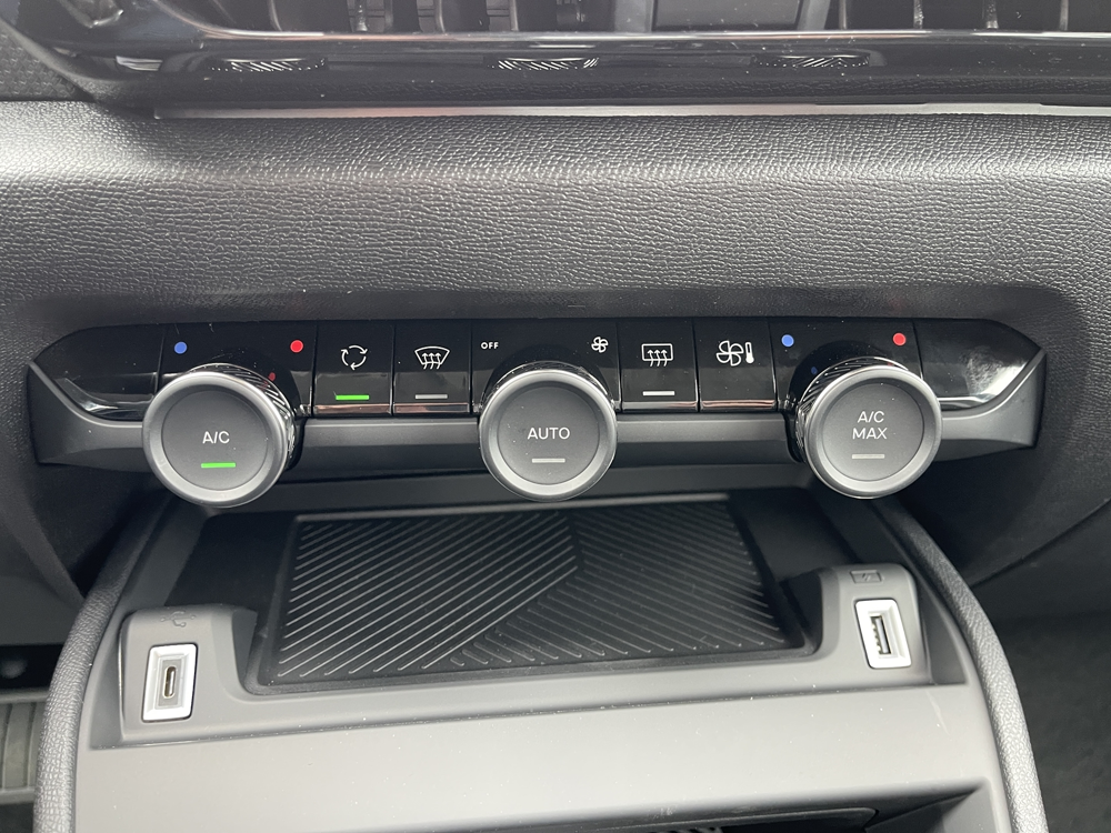 C4 1.2 HYBRIDE 145CH BUSINESS E-DCS6 2026 occasion 33700 M&eacute;rignac