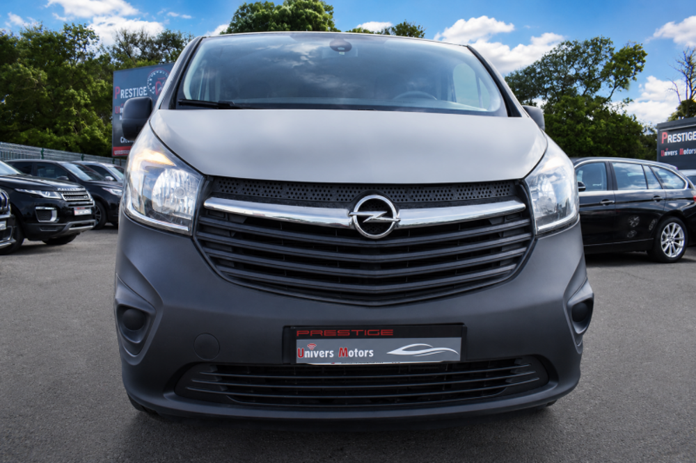 Vivaro 1.6 CDTI BITURBO 120 K2700 L1H1 PACK CLIM + ECOFLEX START/ST 2015 occasion 34740 Vendargues