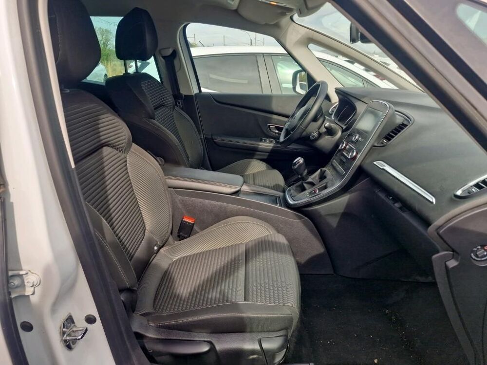 Grand scenic IV 1.3 TCE 140CH FAP BUSINESS 7 PLACES 2019 occasion 38070 Saint-Quentin-Fallavier