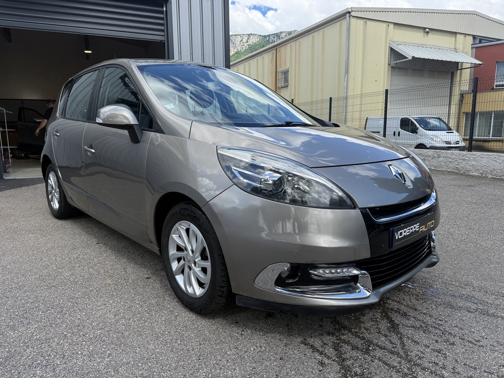 Sc&eacute;nic III 1.5 DCI 110CH FAP DYNAMIQUE EDC 2012 occasion 38340 Voreppe