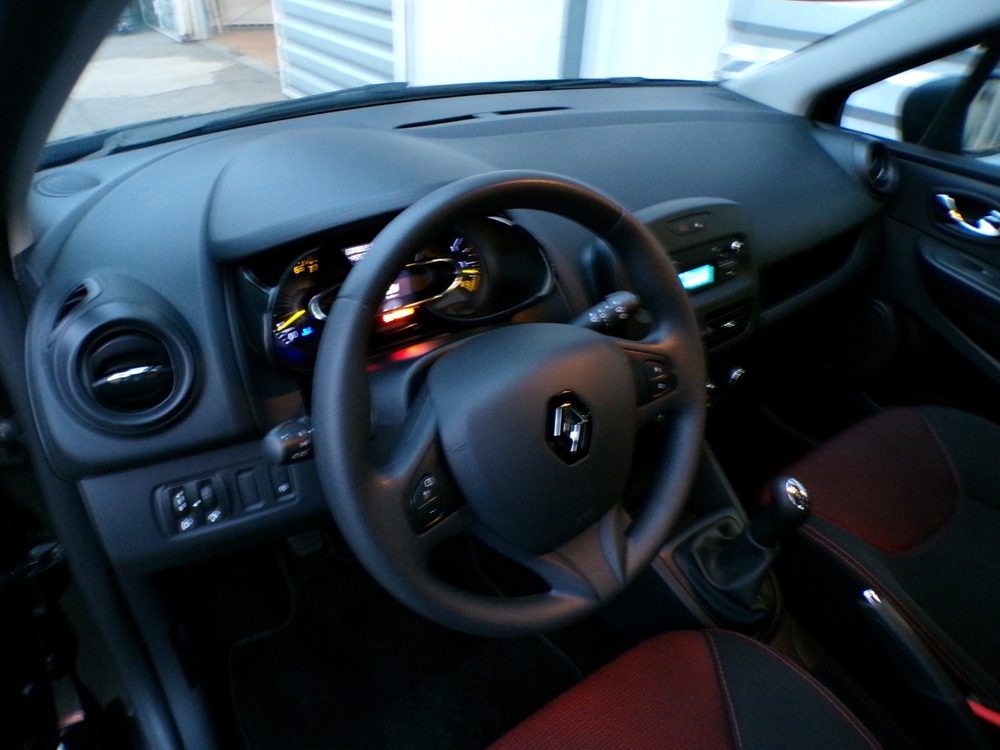 Clio IV IV 0.9 TCE 90CH ENERGY ZEN ECO&sup2; 99G 2013 occasion 38150 Salaise-sur-Sanne