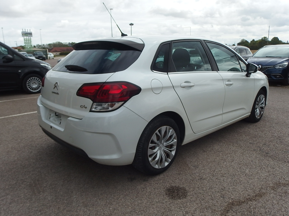 C4 BLUEHDI 92CH FEEL 2017 occasion 10600 Savi&egrave;res