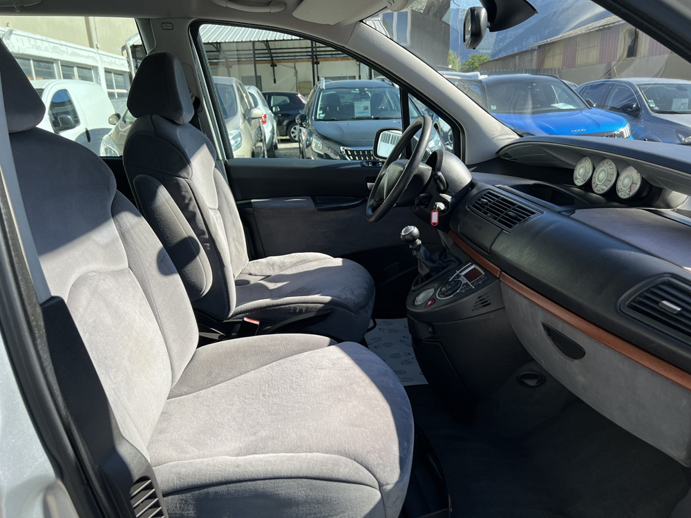 C8 2.0 HDI120 7PL/ TOUTES FACTURES PEUGEOT / CARNET DOUBLE/ 2006 occasion 38340 Voreppe