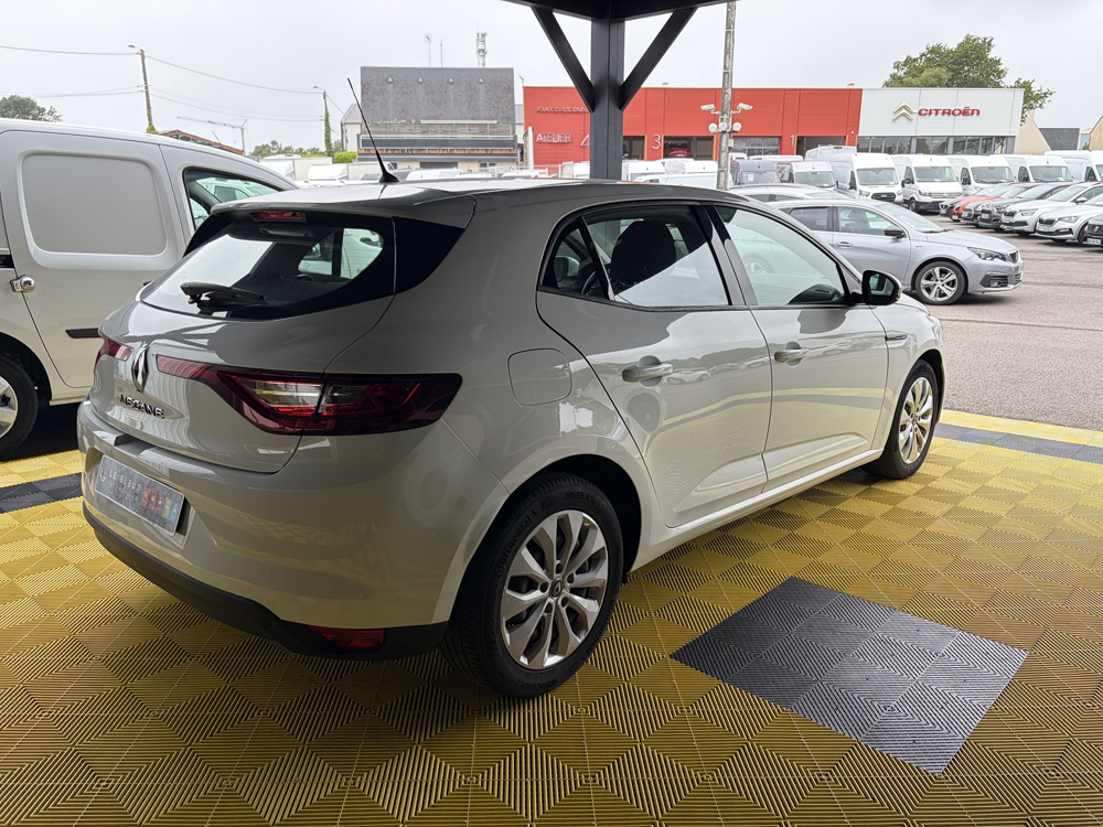 Megane IV 1.5 BLUE DCI 95CH AIR NAV REVERSIBLE 117G 2019 occasion 56530 Qu&eacute;ven