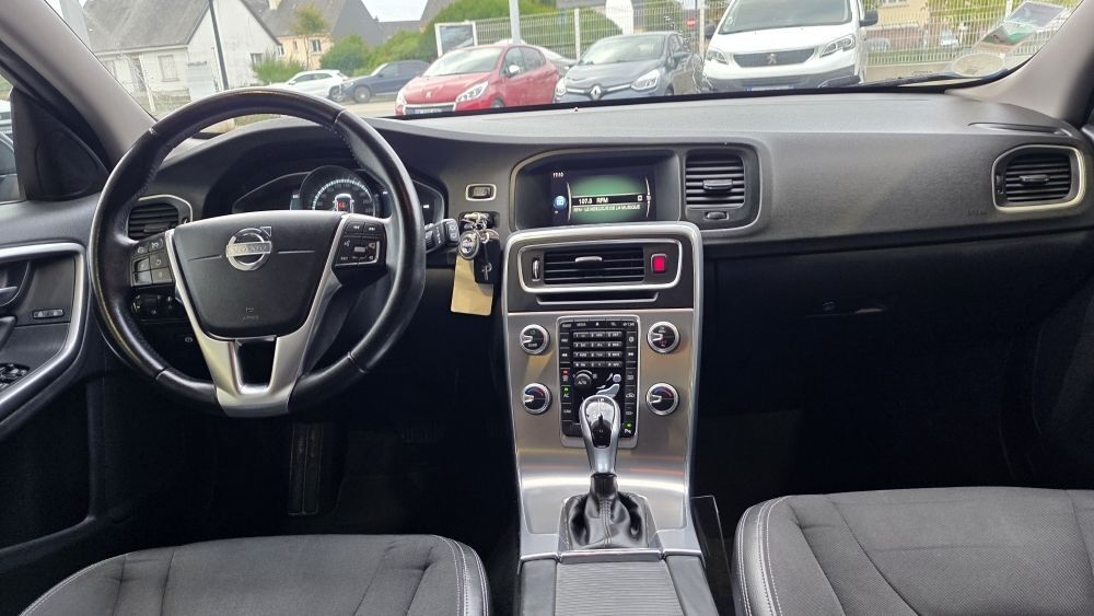 V60 D3 150CH OVERSTA EDITION GEARTRONIC 2018 occasion 56530 QUEVEN