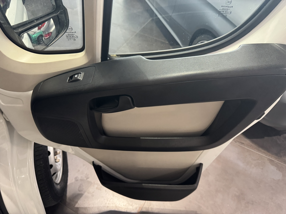 Boxer 330 L1H1 2.0 BLUEHDI 110 CV 12490 TTC 2018 occasion 12000 RODEZ