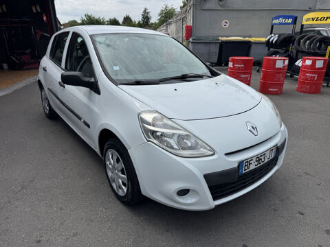 Clio III 1.5 DCI 75CH EXPRESSION CLIM ECO&sup2; 5P 2010 occasion 93220 Gagny