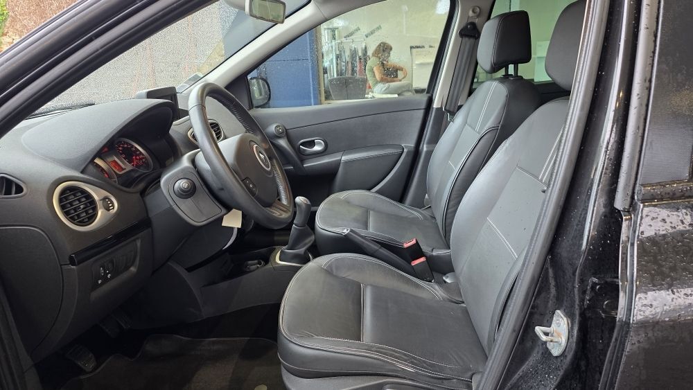 Clio III 1.5 DCI 85CH EXCEPTION PACK CUIR TOMTOM 5P 2010 occasion 56530 QUEVEN