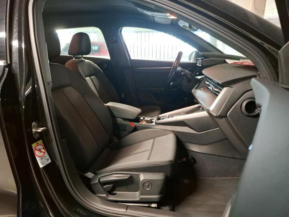 A3 40 TFSI E 204CH BUSINESS LINE S TRONIC 6 2023 occasion 06270 Villeneuve-Loubet