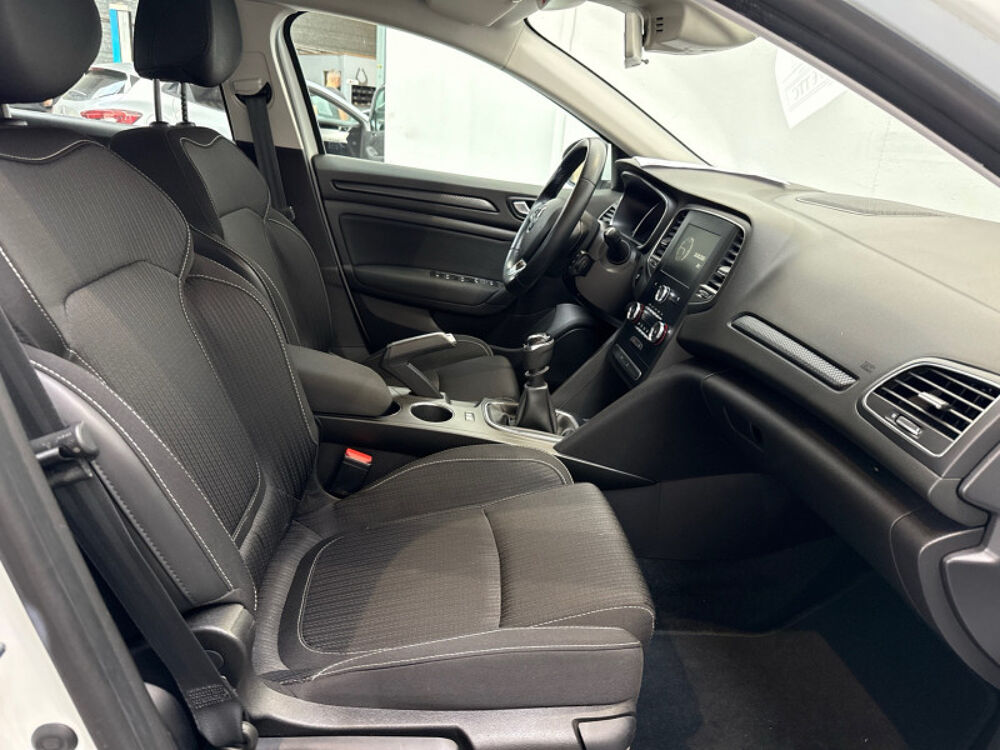Megane IV 1.5 BLUE DCI 115CH BUSINESS - 20 2020 occasion 28630 Nogent-le-Phaye