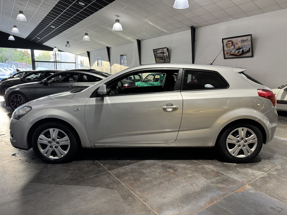 Ceed 1.6 CRDI90 1ERE MAIN PLB AUTO 2009 occasion 12000 RODEZ