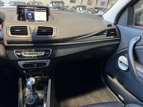 M&eacute;gane III Coup&eacute; 1.5 DCI 110CH BOSE 99 900 KM PLB AUTO 2014 occasion 12000 RODEZ