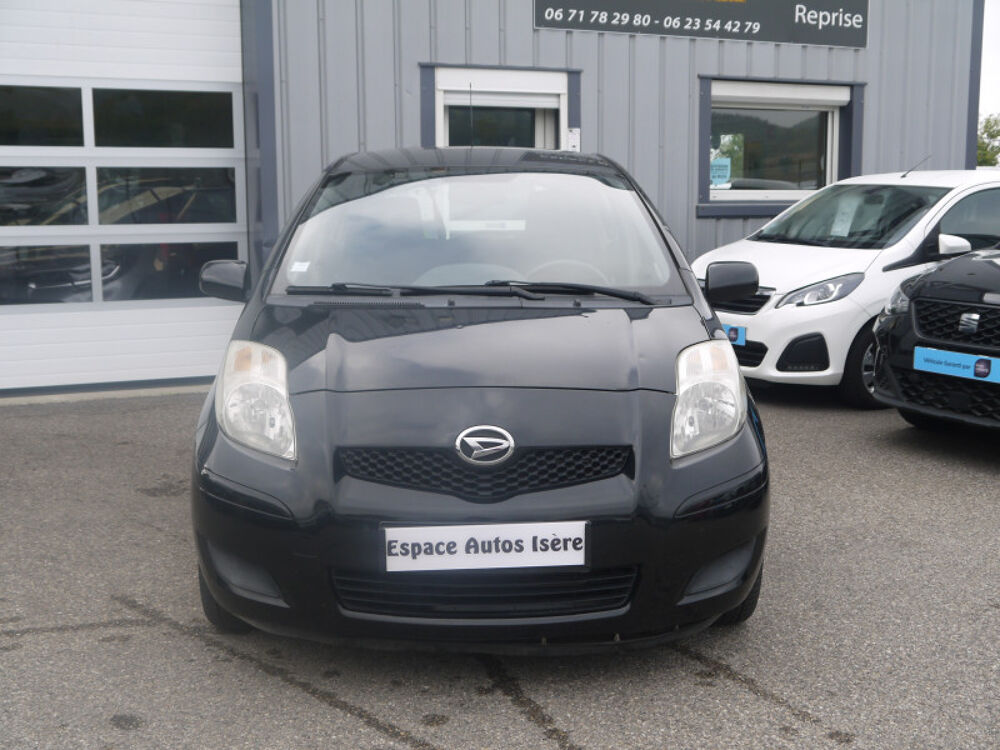 Charade 1.3 VVT-I 100CH / DISTRIBUTION A CHAINE / IDEM TOYOTA YARIS 2011 occasion 38260 La C&ocirc;te-Saint-Andr&eacute;