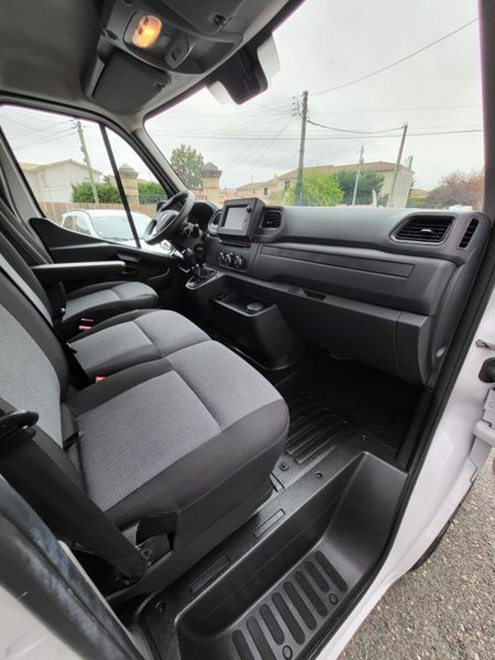 Master F3500 L2H2 2.3 BLUE DCI 135CH CONFORT EURO6E PORTE VITRE CHE 2023 occasion 33700 M&eacute;rignac
