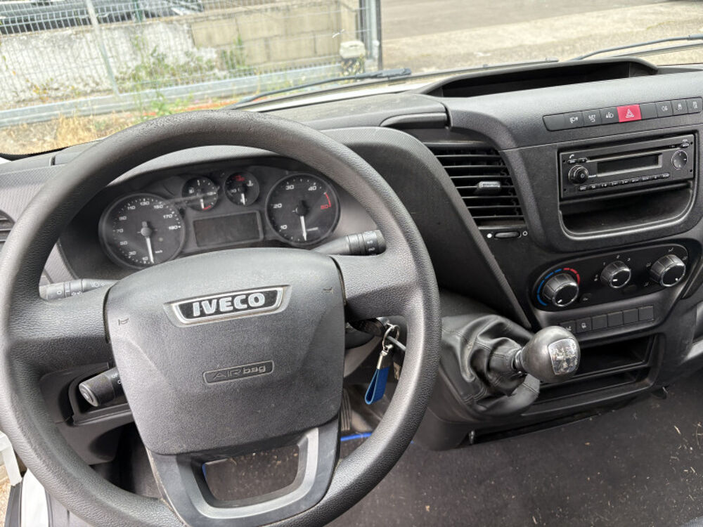Daily 35C18 CAISSE FRIGO PORTE VIANDE PX 26000&curren; HT 2018 occasion 42000 Saint-&Eacute;tienne