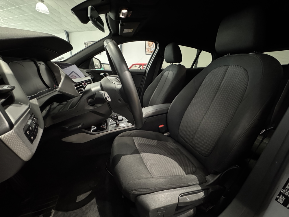 S&eacute;rie 1 (F40) 116DA BUSINESS DESIGN DKG7 PLB AUTO 2022 occasion 12000 RODEZ