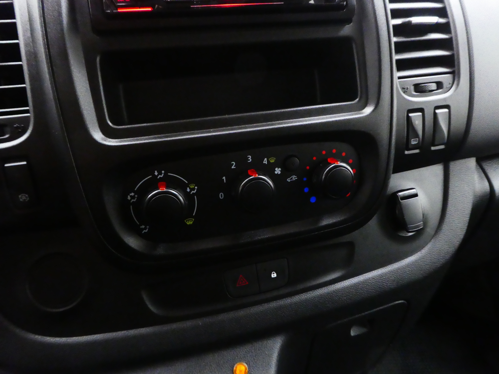 Trafic L1 2.0 DCI 145CH ENERGY S&S LIFE 9 PLACES 2019 occasion 77100 Nanteuil-l&egrave;s-Meaux