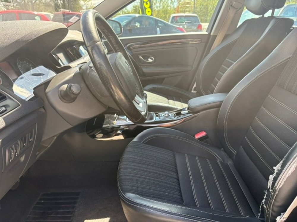 Laguna III 2.0 DCI 130CH ENERGY BOSE EDITION ECO&sup2; 2014 occasion 30360 V&eacute;z&eacute;nobres