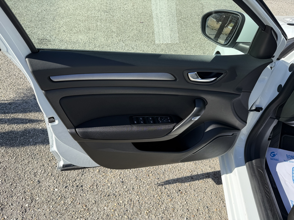 Megane IV 1.6 E-TECH PLUG-IN HYBRID 160CH EVOLUTION 2022 occasion 26740 Les Tourrettes