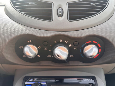 Twingo II 1.5 DCI 75CH DYNAMIQUE ECO&sup2; / DISTRIBUTION NEUVE POUR LA VEN 2013 occasion 38130 ECHIROLLES