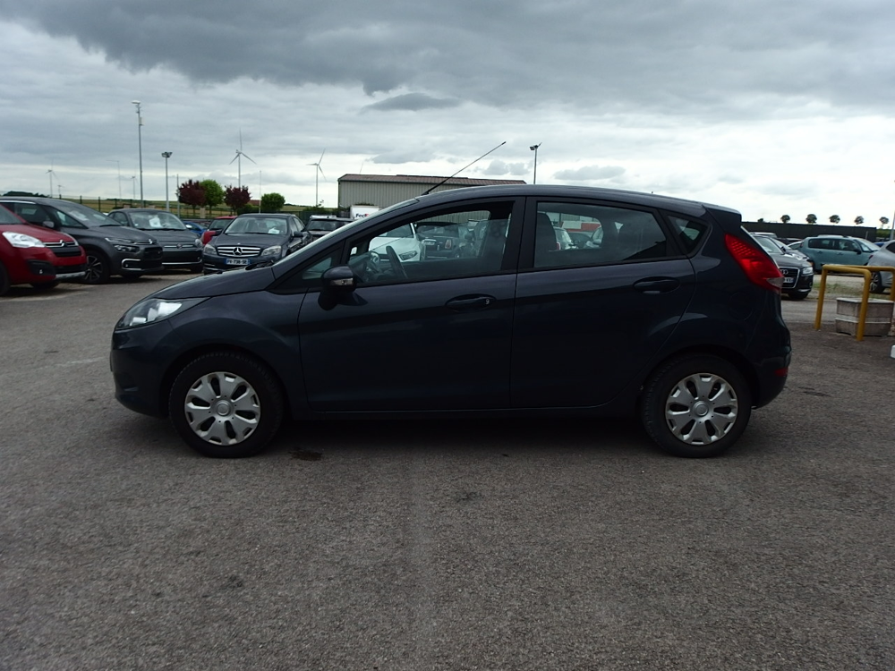 Fiesta 1.4 TDCI 70CH FAP AMBIENTE 5P 2011 occasion 10600 Savi&egrave;res