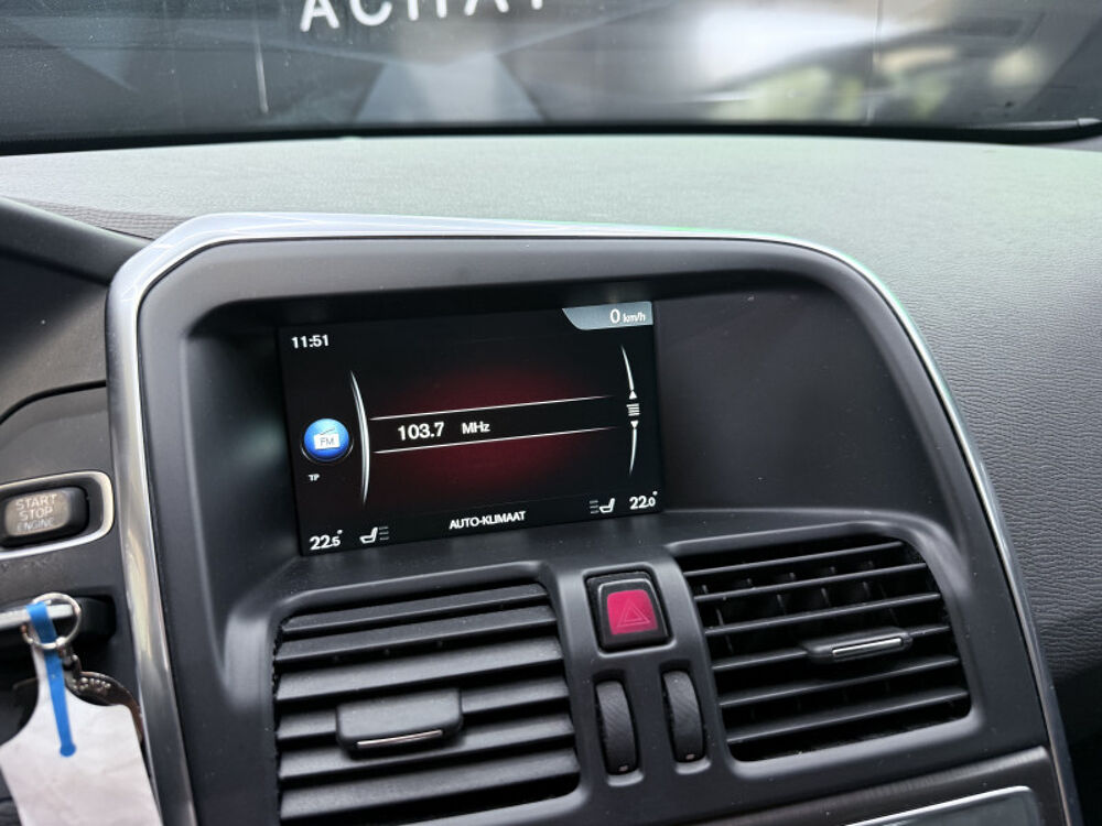 XC60 D3 136CH START&STOP MOMENTUM GEARTRONIC 2014 occasion 57185 CLOUANGE