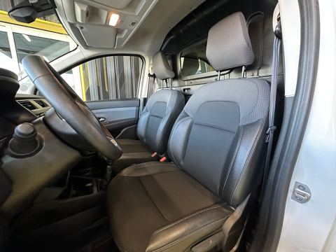 Express 1.5 BLUE DCI 95CH CONFORT 2021 occasion 56530 Qu&eacute;ven
