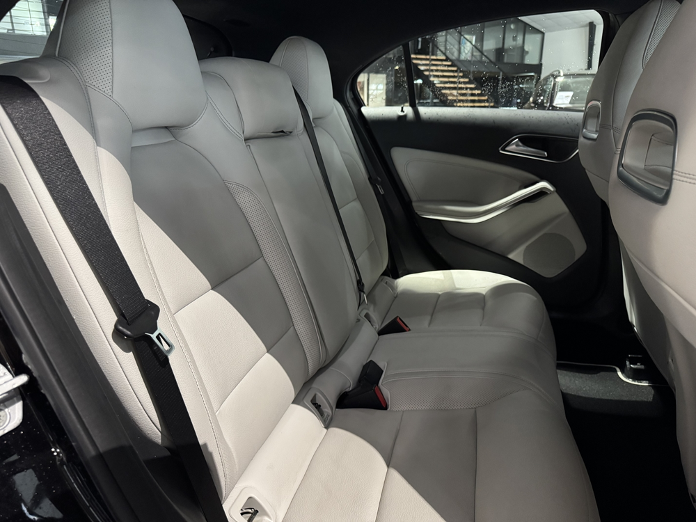 Classe A 160 CDI BUSINESS 1 ERE MAIN 2014 occasion 12000 RODEZ