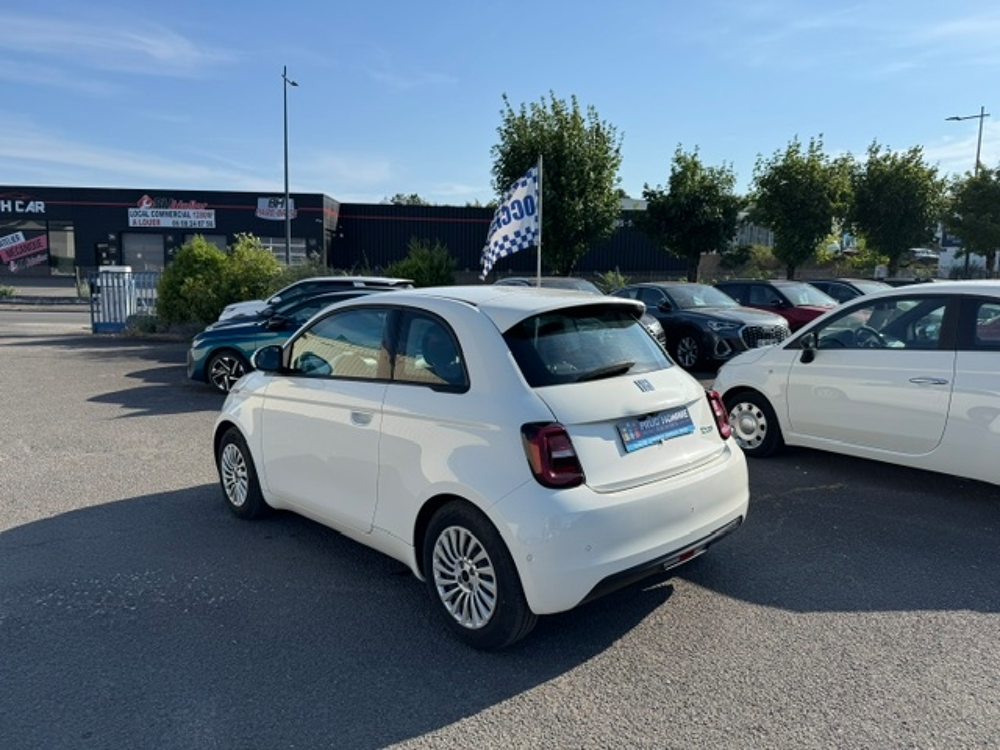 500 E 118CH PACK CONFORT 42KWH 2023 occasion 16400 Puymoyen