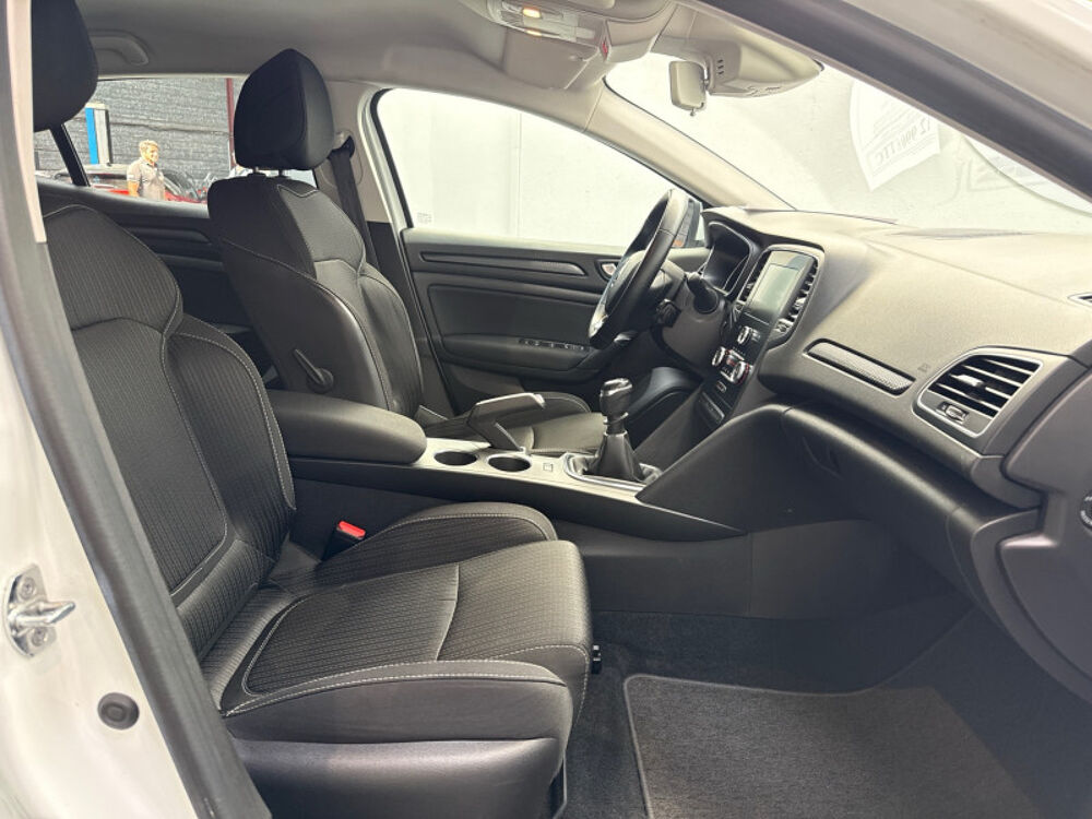 Megane IV 1.5 BLUE DCI 115CH BUSINESS 2020 occasion 28630 Nogent-le-Phaye