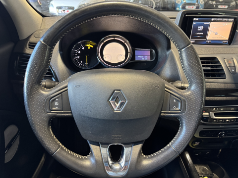 M&eacute;gane III Coup&eacute; 1.5 DCI 110CH BOSE 99 900 KM PLB AUTO 2014 occasion 12000 RODEZ