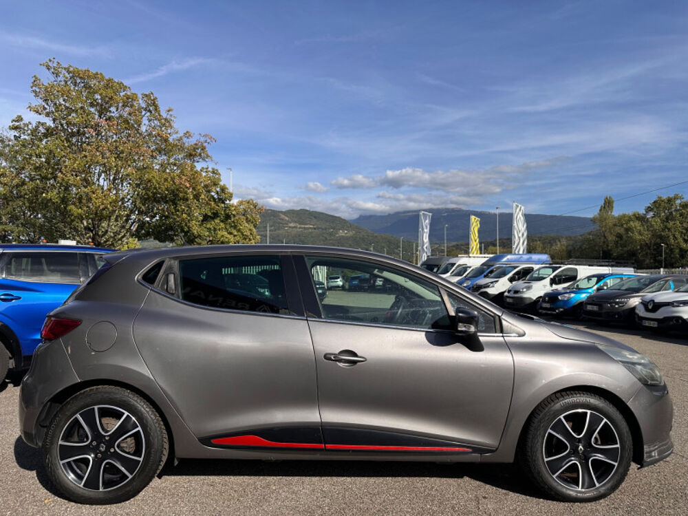 Clio IV 1.2 TCE 120CH ENERGY INTENS EDC EURO6 2015 2015 occasion 38130 ECHIROLLES