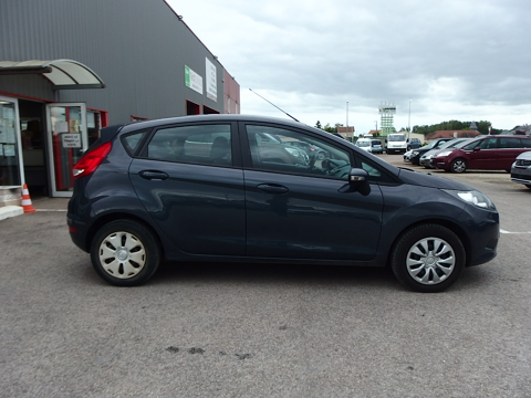 Fiesta 1.4 TDCI 70CH FAP AMBIENTE 5P 2011 occasion 10600 Savi&egrave;res